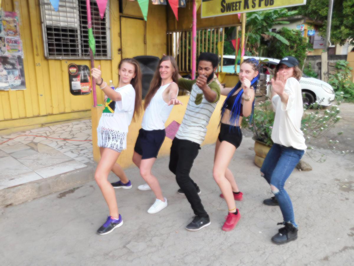 Dancehall Hostel คิงส์ตัน ภายนอก รูปภาพ