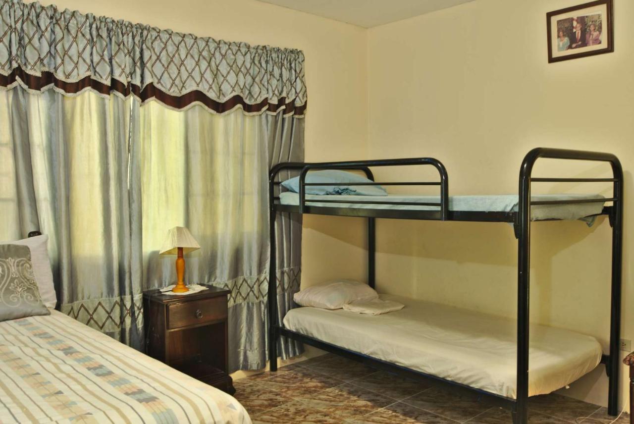 Dancehall Hostel คิงส์ตัน ภายนอก รูปภาพ