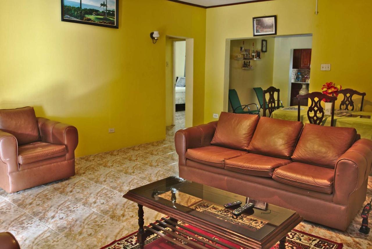 Dancehall Hostel คิงส์ตัน ภายนอก รูปภาพ