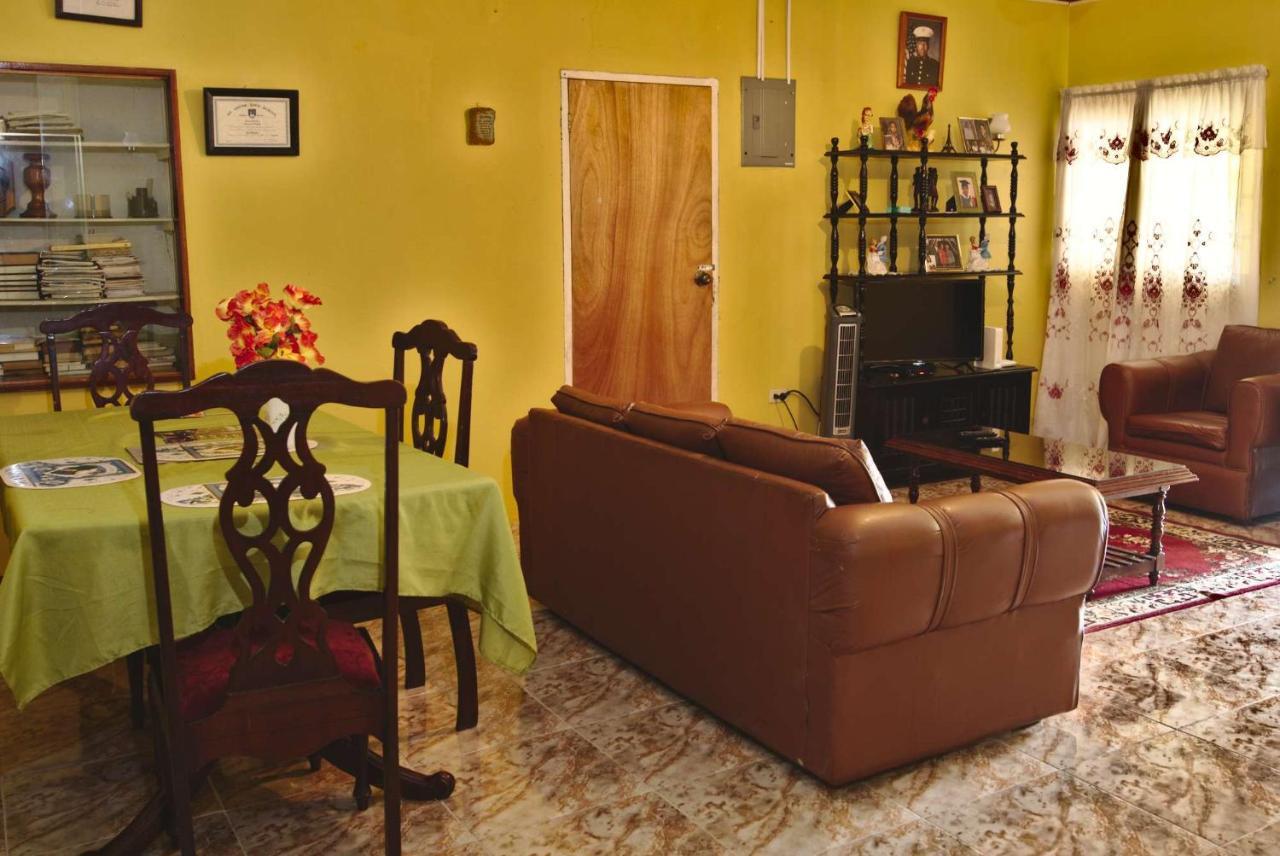 Dancehall Hostel คิงส์ตัน ภายนอก รูปภาพ