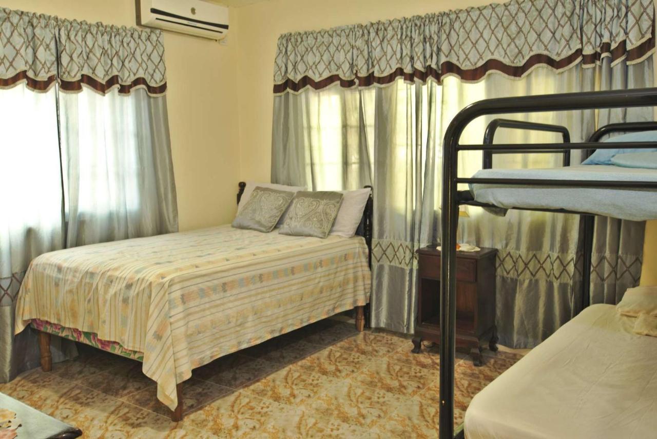 Dancehall Hostel คิงส์ตัน ภายนอก รูปภาพ