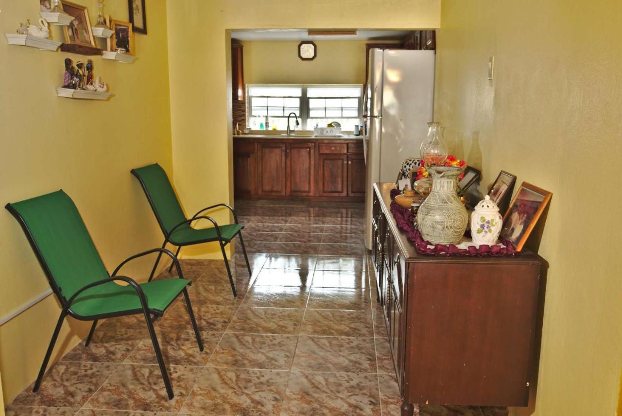 Dancehall Hostel คิงส์ตัน ภายนอก รูปภาพ